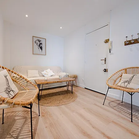 4 - Apartment *