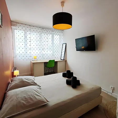 4 - Apartment *